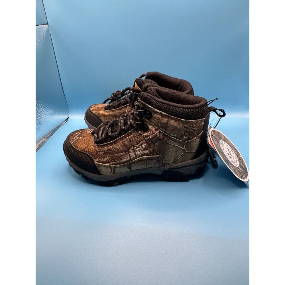 New Ozark Trail Hiking Boots for Boys – Realtree Camouflage – Size 6